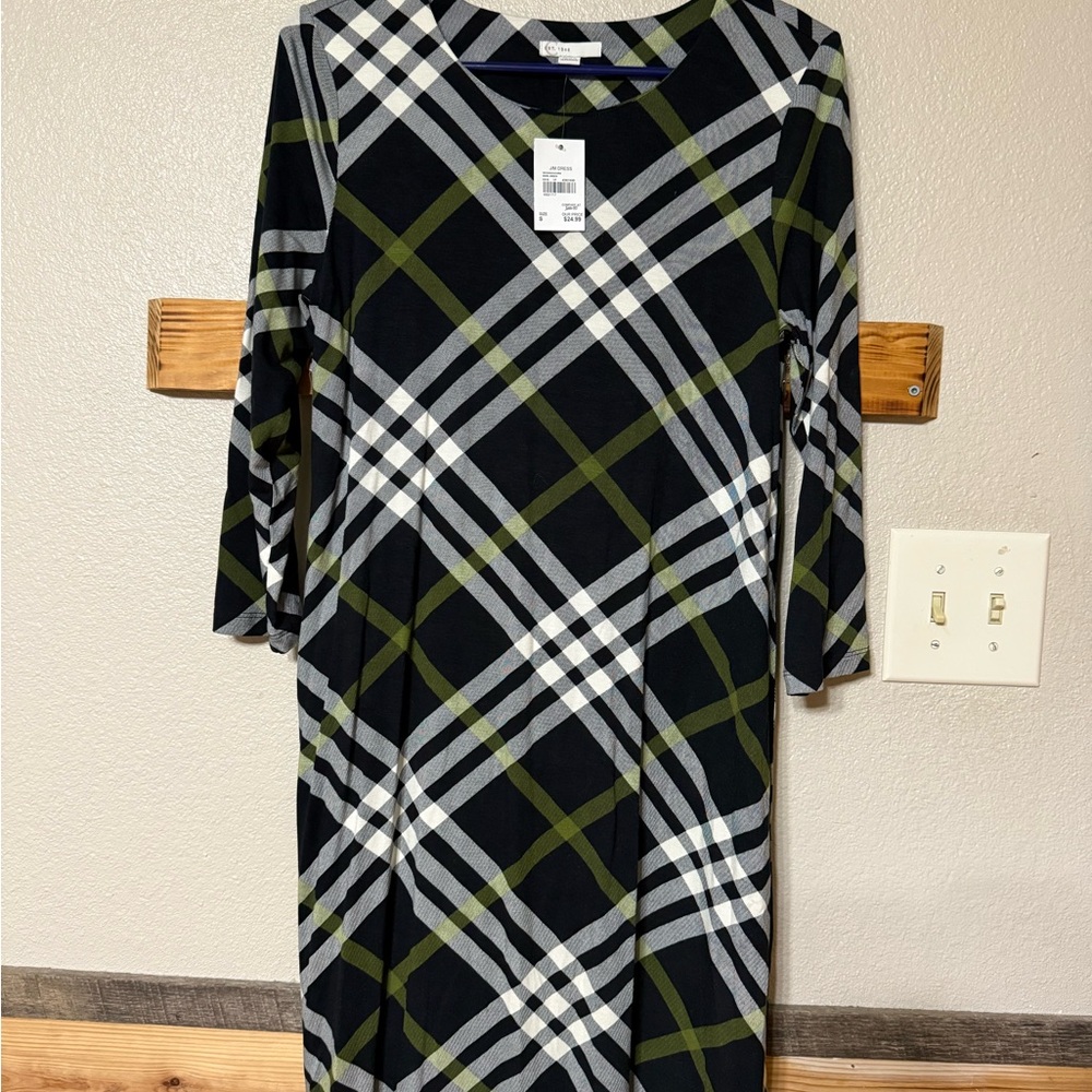 Chic Plaid Long Sleeve Dress in Black and Green